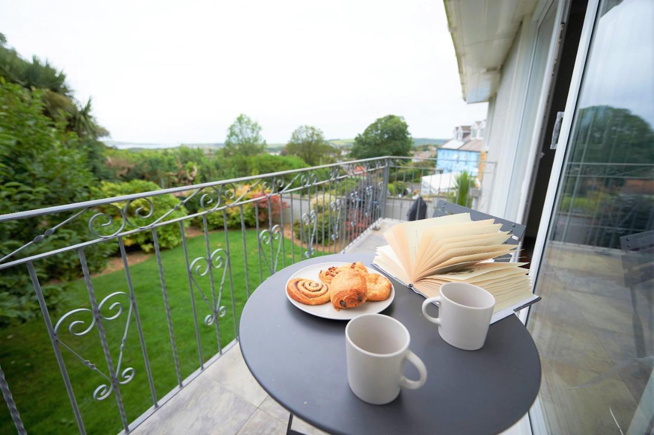 Sea Gem- Beautiful Family Home With Stunning Sea Views & Garden Tenby Eksteriør billede